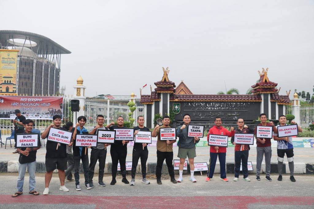 foto bersama Kapolda Riau di kegiata Aksi bersama 